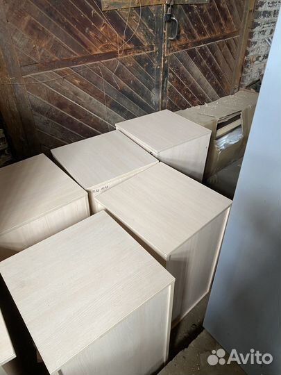 Тумба подкатная в офис