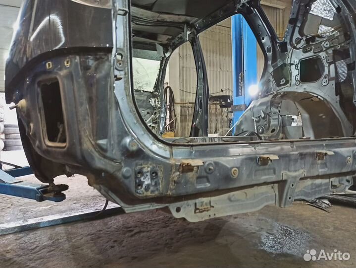 Панель задняя Toyota RAV4 (XA30)