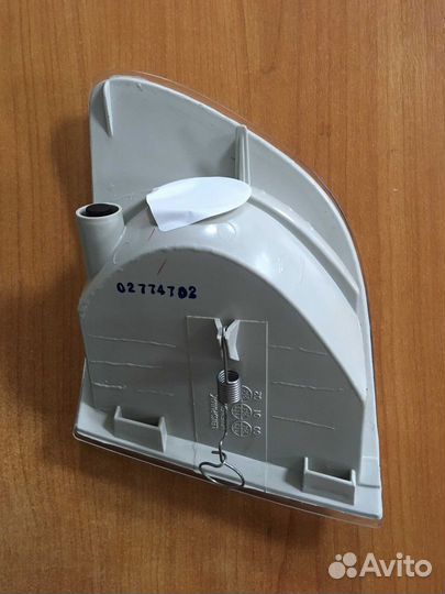 Указатель поворота правый белый Mercedes-Benz W638