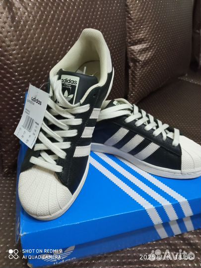 Продажам мужские спортивные кроссовки