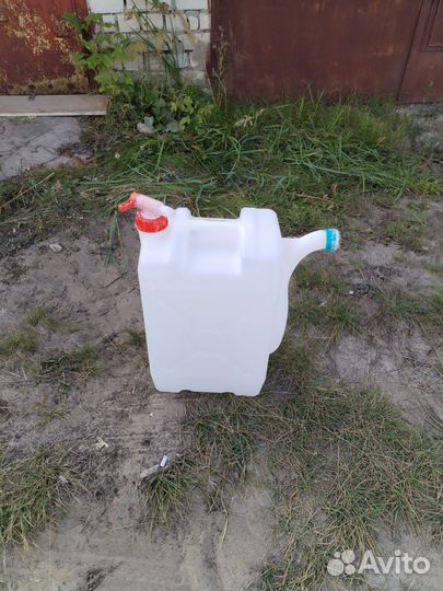 Канистры металлические 20 литров