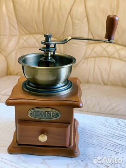 Кофемолка ручная винтаж