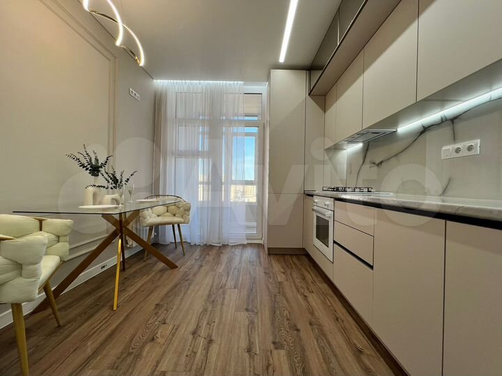 2-к. квартира, 57 м², 11/12 эт.