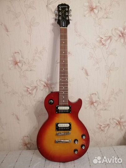 Электрогитара