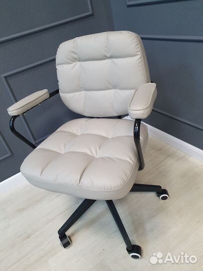 Компьютерное кресло новое