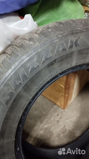 Bridgestone Blizzak Spike-01 245/65 R17