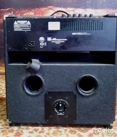 Басовый комбоусилитель Ampeg BA-115HP