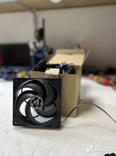 Продаю Вентиляторы arctic P12