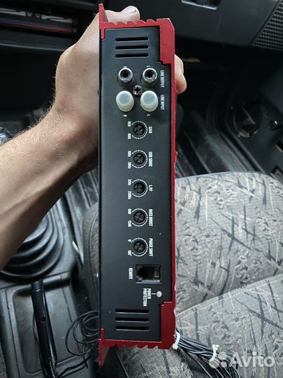 Автомобильный усилитель