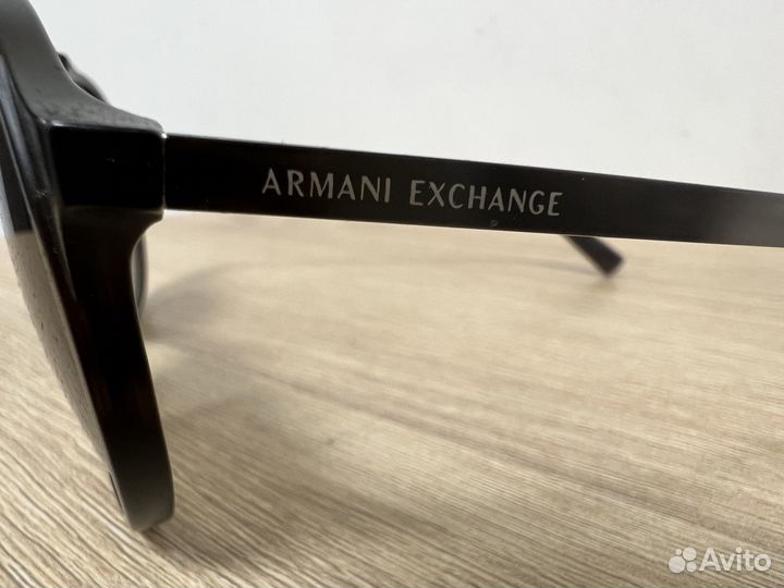 Солнцезащитные очки Armani Exchange