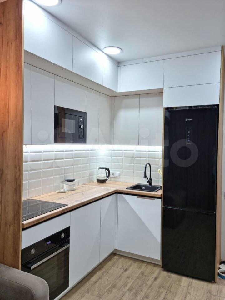 2-к. квартира, 55 м², 1/16 эт.