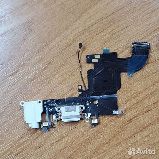 Шлейф зарядки iPhone 7,5s,5