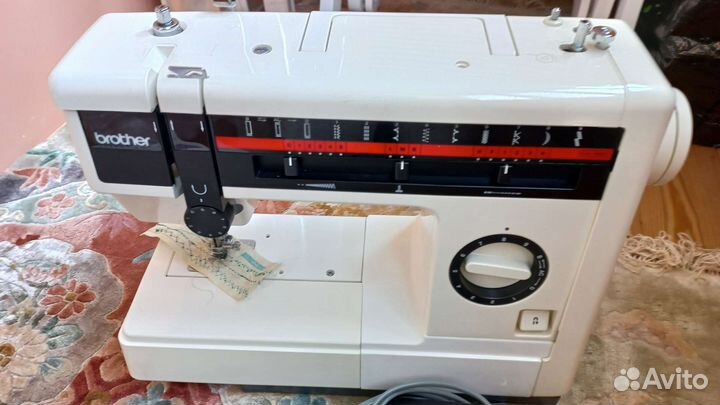 Электрическая швейная машина