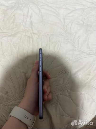 Телефон iPhone 11