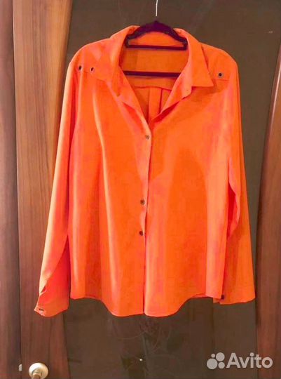 Кожаные брюки утеплённые с блузкой