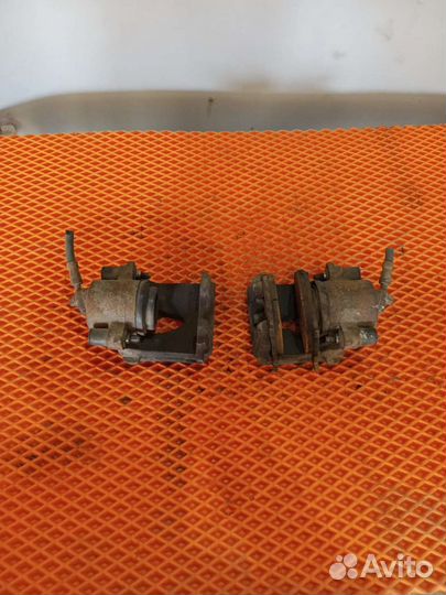 Передний суппорт skoda Octavia a5