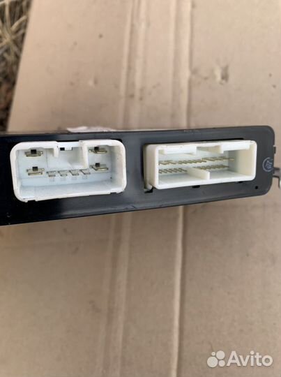 Блок управления дверями Lexus RX330