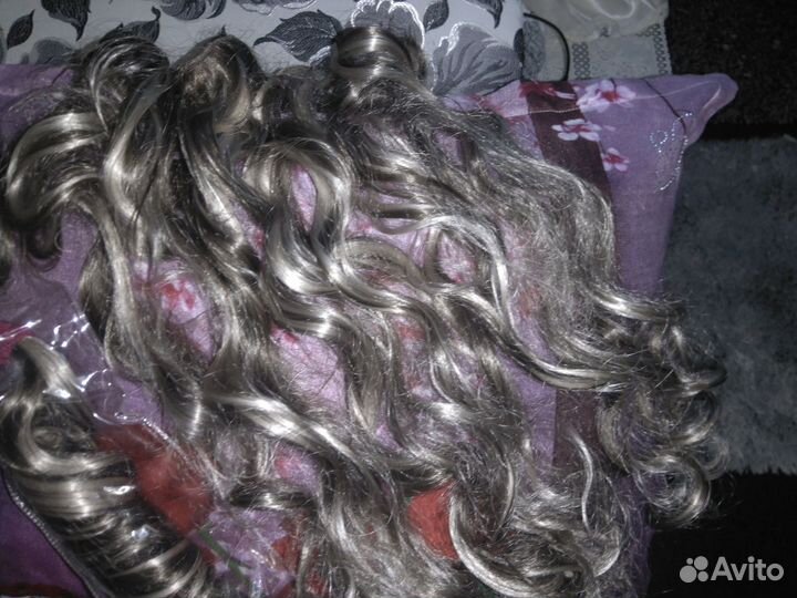 Волосы на заколках