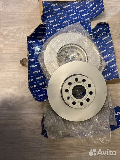 Тормозные диски передние 1K0615301T VAG