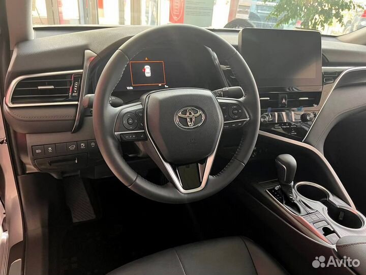 Toyota Camry 2.5 AT, 2022