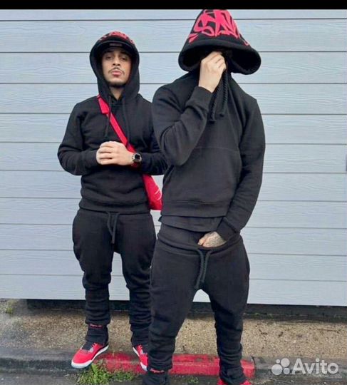 Костюм Syna World черный с красным Лого