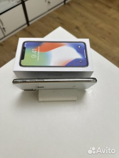 iPhone X, 64 ГБ