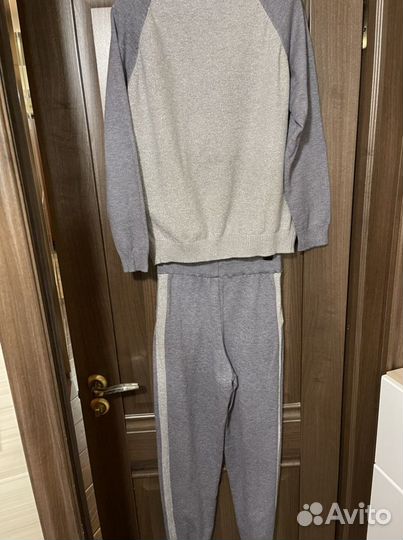 Спортивный костюм женский