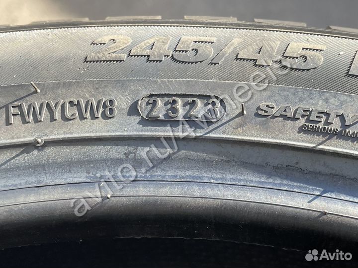 Kumho WinterCraft Ice Wi32 245/45 R19 102T