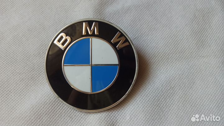 Эмблема BMW 5