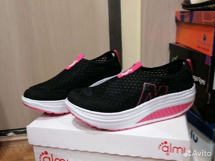 Кроссовки летние