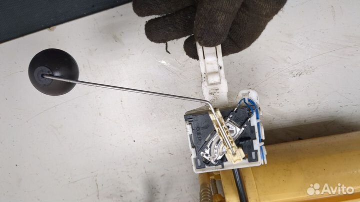 Насос топливный электрический Volkswagen Touareg, 2009