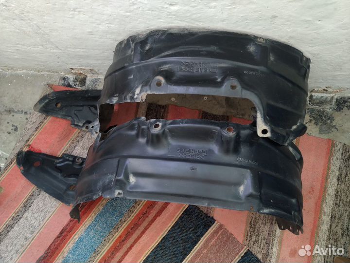 Подкрылок передний