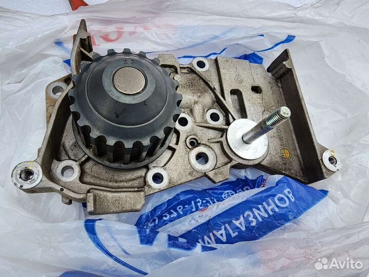 Б.У Водяной насос(помпа)renault logan2 1.6,8кл,K7M