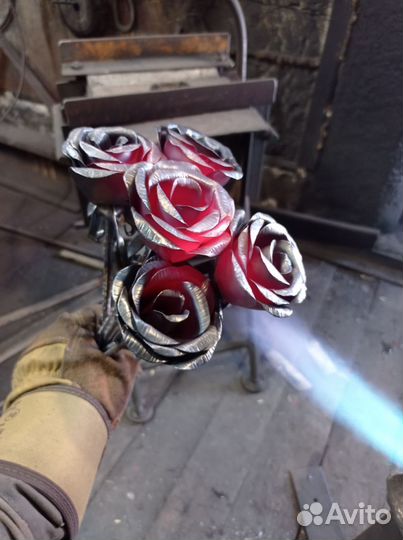 Роза из металла
