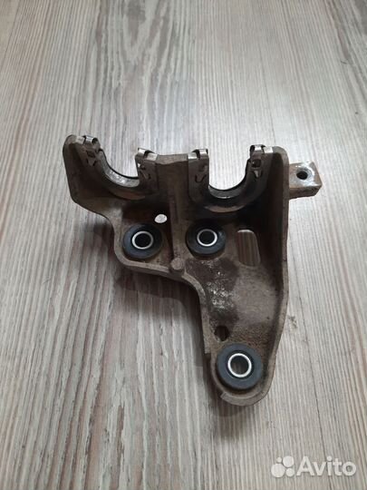 Кронштейн крепление троса кпп Hyundai solaris