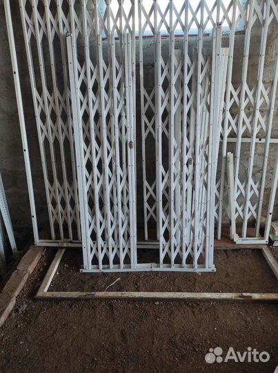 Раздвижные решётки на двери (гармошки)