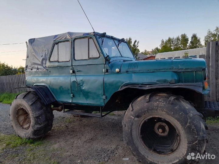 УАЗ 3741 цельнометаллический, 1992