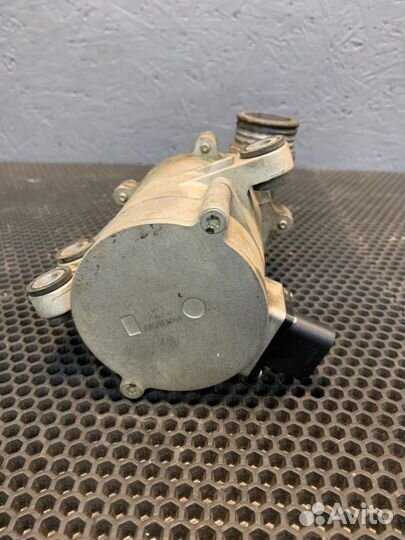 Помпа Bmw 520I F10 N20 2015