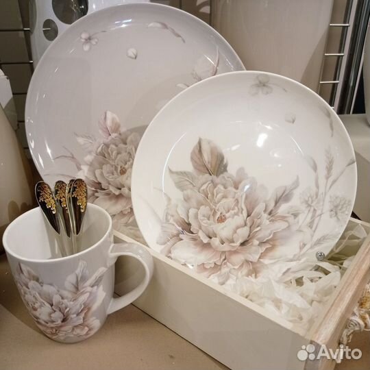 Столовый сервиз Белый цветок