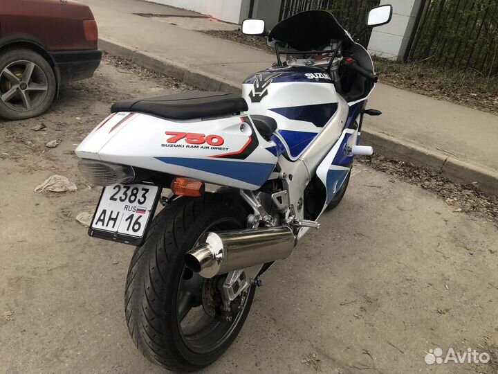 Suzuki gsxr-750