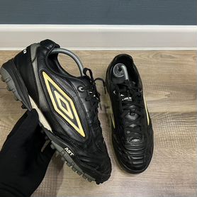 Сороконожки umbro 42 р кожа