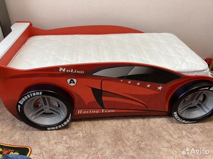 Детская кровать машина с матрасом