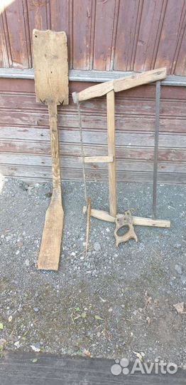 Старинная Прялка и пила лучковая(ручной работы)