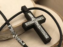 Крест на шнурке с серебряной вставкой черный граб