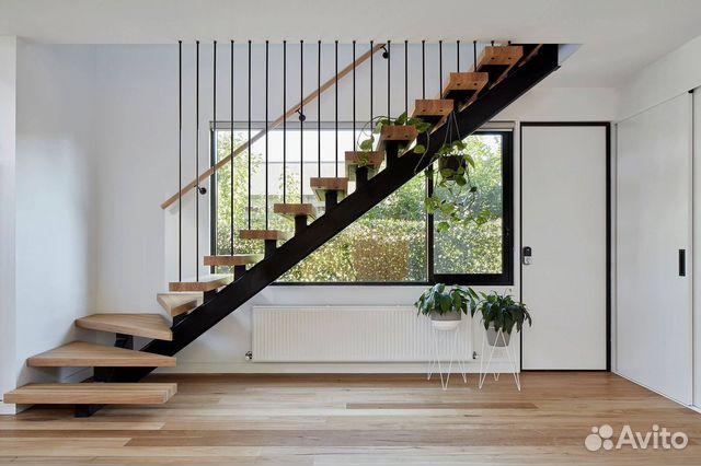 Примеры лестниц в частном доме Elegant and Functional Modern Spiral Staircase