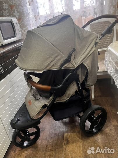 Детская прогулочная легкая коляска б/у