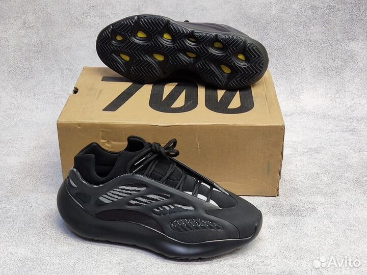 Кроссовки adidas yeezy boost 700 v3