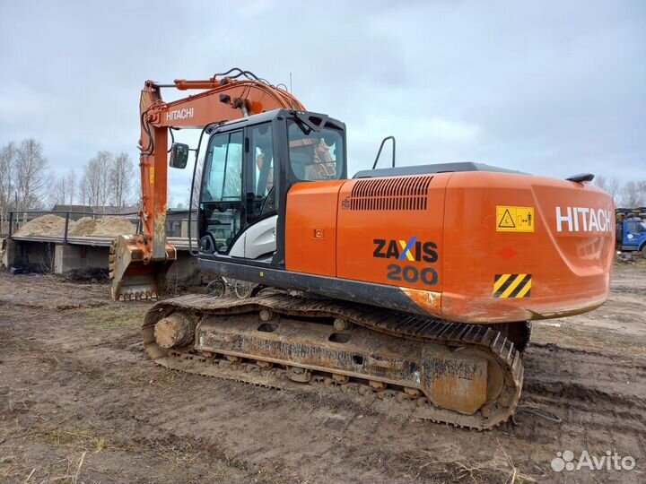 Гусеничный экскаватор Hitachi ZX200-5G, 2020