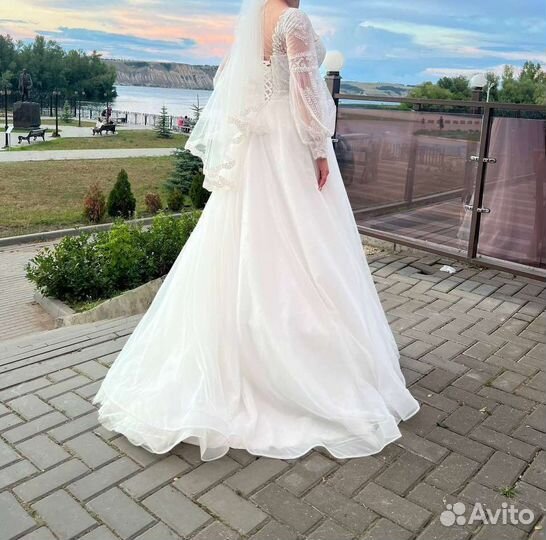 Свадебное платье