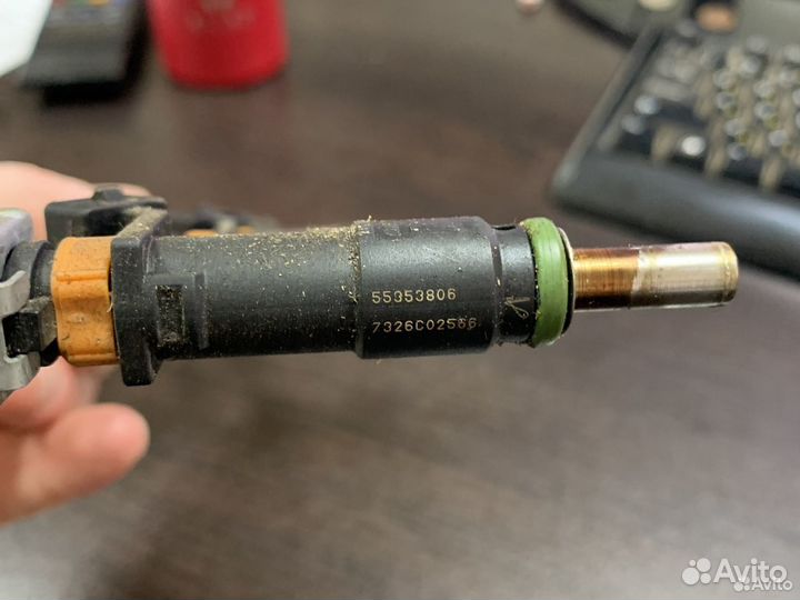 Рампа топливная с форсунками Opel Astra H